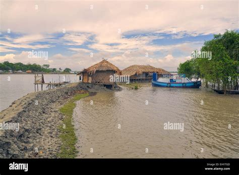 Scenic View Of Traditional Village In Bangladesh Stock Photo Alamy