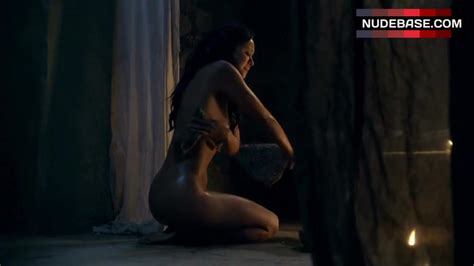 Marisa Ramirez Naked Bathing Spartacus Gods Of The Arena 0 07