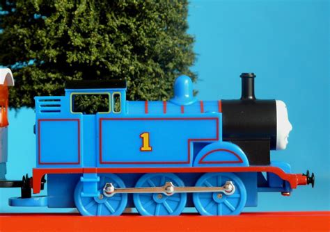 Hornby Thomas The Tank Engine Annie And Clarabel Battery Powered