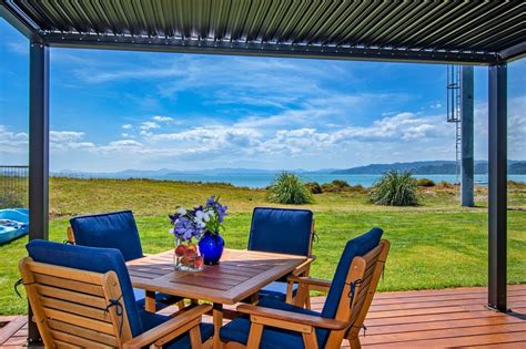 The Leading Light Bachcare One Tree Point Holiday Home For Rent
