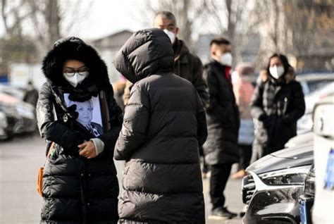 چین کے ہسپتالوں اور شمشان گھاٹوں میں قطاریں سرد خانے میں مزید لاشوں