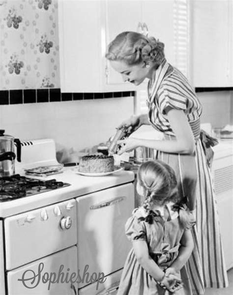 vintage pictures old pictures vintage images old photos happy housewife vintage housewife