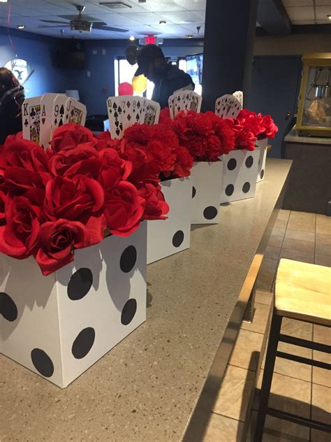 Casino/ Las Vegas themed centerpieces | Party thema ideen