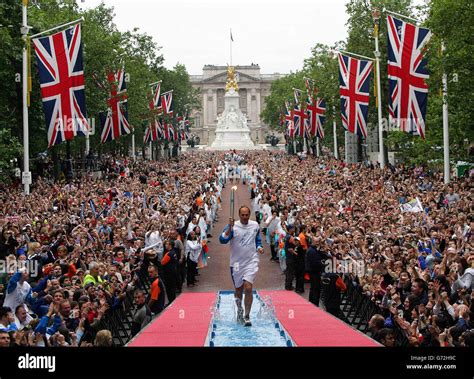 Sir Steve Redgrave Olympic Torch Relay Stock Photo Alamy