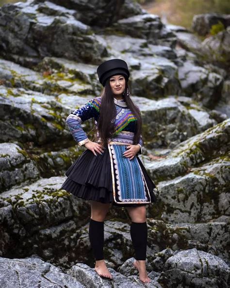 Hmong Vietnamese In 2021 Hmong Clothes Hmong Fashion Beautiful Dresses