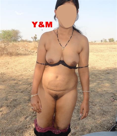 Andhamina Bhamalu Aunty Nude Show At Car
