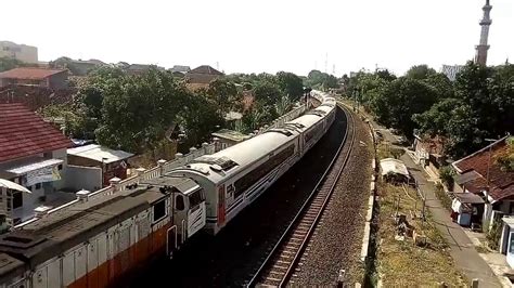 Sebagai kereta api ekonomi ac pso (subsidi), kereta api tegal ekspres menyediakan sejumlah fasilitas yang cukup nyaman untuk penumpangnya. Kereta Api Tegal Bahari goes to Tegal di Cirebon - YouTube