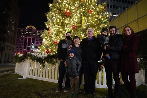 City Of Milwaukee Welcomes Holiday Season With 107th Christmas Tree