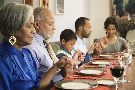 13 Traditional Dinner Blessings And Mealtime Prayers