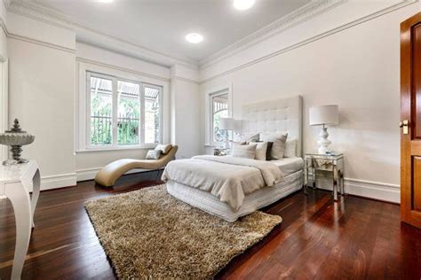 Traditional Master Bedroom With Dulux Antique White U S A® Wall Paint Interior Design