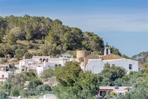 Very little is known about the mysterious peoples who built the monuments, tombs, and statues that abound in the spectacular landscape of the region. San Agustín, Ibiza | Ibiza Spotlight