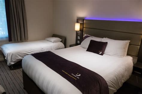 The 'good night guarantee', a standard. PREMIER INN LONDON HEATHROW AIRPORT (BATH ROAD) HOTEL ...