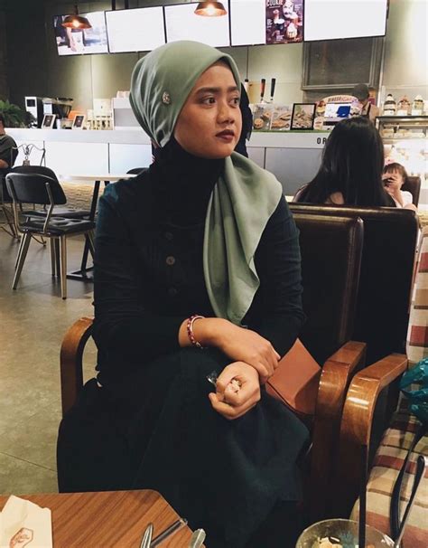 Wan emir mira filzah wedding vlog emiramirah. Gaya Hijab Watak Putri Drama Sweet Dreams Lakonan Mira ...