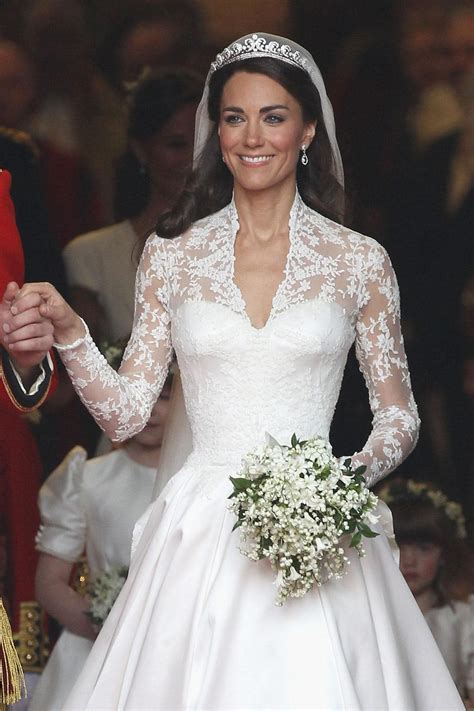 Wedding Gown Of Kate Middleton In With Images Celebrity Bride Kate Middleton Wedding