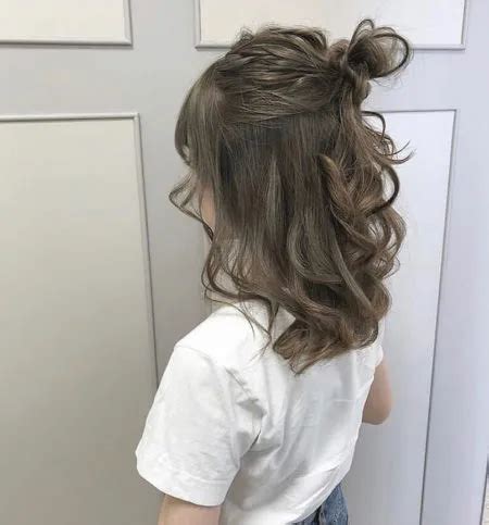 セミロングのヘアスタイル・髪型23選：パーマ・前髪あり・前髪 ...