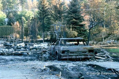 View from mcculloch road in kelowna, bc of the approaching okanagan mountain forest fire of 2003. ICanGarden.com - Gardening Resource Site