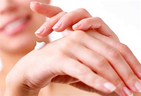 8 Best Home Remedies To Treat Dry Cracked Hands Beauty Epic