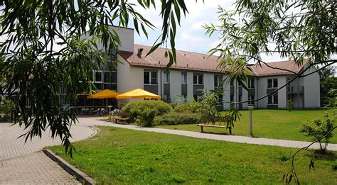 Markus molitor riesling haus klosterberg qba feinherb 2018 €13,00 0,75 l, a riesling white medium dry table wine from klosterberg, middle mosel, mosel saar ruwer, germany, alcohol content: Haus Klosterberg Altentreptow - Diakoniewerk Kloster Dobbertin