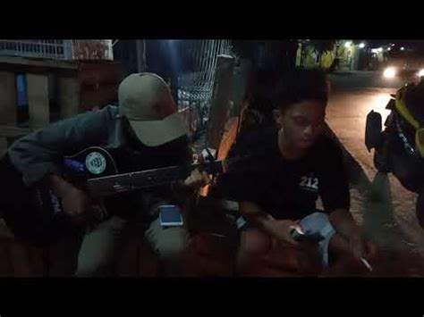 C g kau hadiri pernikahanku am em memenuhi undanganku mlykrd f c berlinang air mataku dm g saat. Lagu Menjaga Jodoh Orang - Cover Jeje - YouTube