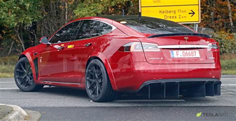 Specs of tesla model s plaid. Tesla launches Model S Plaid at $139k: 520+ mi, 1100HP ...