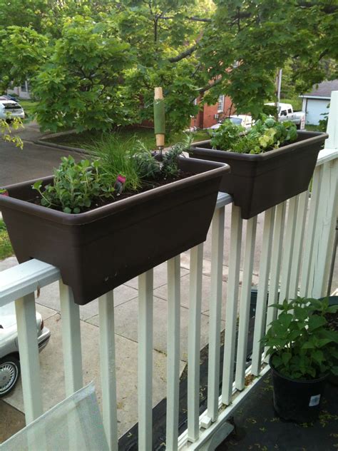At phenomenal discounts, purchasing such stunning balcony railing planters has never been so easy. C.Jane.Do: Patio Preparation :: Railing Planter Herb Garden