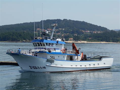 Barcos De Pesca Profesional Astilleros En Galicia