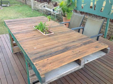 Visit us today for the widest range of outdoor tables products. Outdoor Timber Dining Table • 1001 Pallets