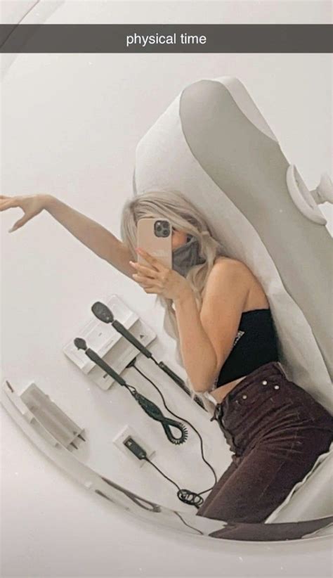 Pin By Kaima🤍 On •elliana Walmsley• In 2022 Elliana Walmsley Mirror Selfie Rare