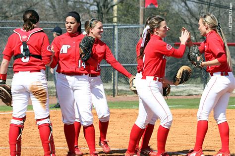 Austin Peay State University Lady Govs Softball On The Road Against
