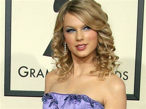 28 photos that show how taylor swift s beauty looks have evolved through the years taylor