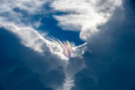 Photographer Captures Stunning Rainbow Colored ‘cloud Iridescence Over