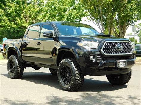 Monthly payments are only estimates derived from the vehicle price with a 72 month term, 4.9% interest and 20% down payment. 2018 Toyota Tacoma TRD Sport Double Cab 4X4 / 6-SPEED ...
