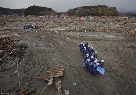 Japan Earthquake And Tsunami 10k Missing In Ishinomaki As Death Toll
