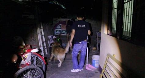 Drugs Suspects Escape Down Dark Chiang Rai Alley