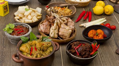 Kumpulan gambar tentang gambar ketupat lebaran 2019, klik untuk melihat koleksi gambar lain di background ketupat lebaran png download 500 814 free transparent ketupat png download. 4 Makanan Lebaran yang Cocok Dimakan Bersama Ketupat ...
