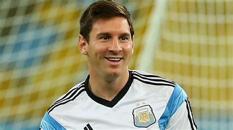 Bienvenidos a la página de facebook oficial de leo messi. Lionel Messi foundation donates half million dollars to ...