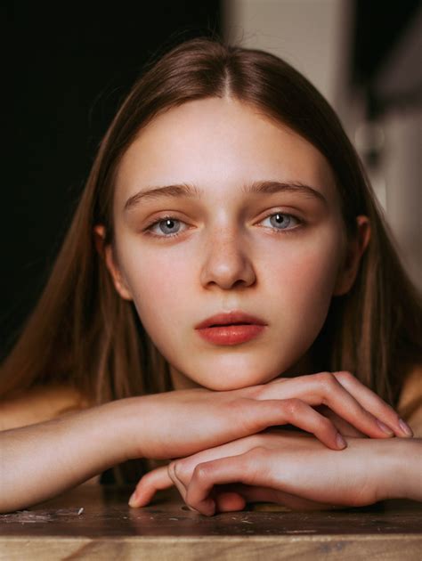 Olesya Ivanishcheva Avant Models 顔