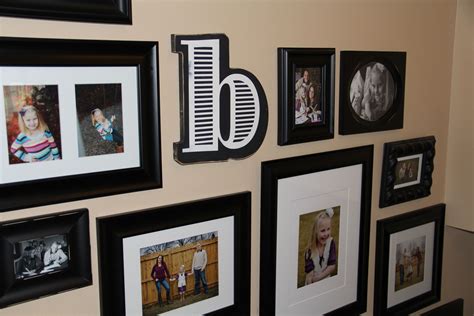 wall of family photos...perfect :) (With images) | Family photo wall ...