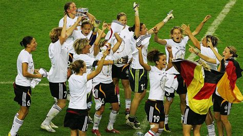 Der spielplan des em achtelfinale der spielplan des em achtelfinale deutschland spielt am dienstag, 29.6. U 19-Frauen :: Frauen-Nationalmannschaften :: Mannschaften ...