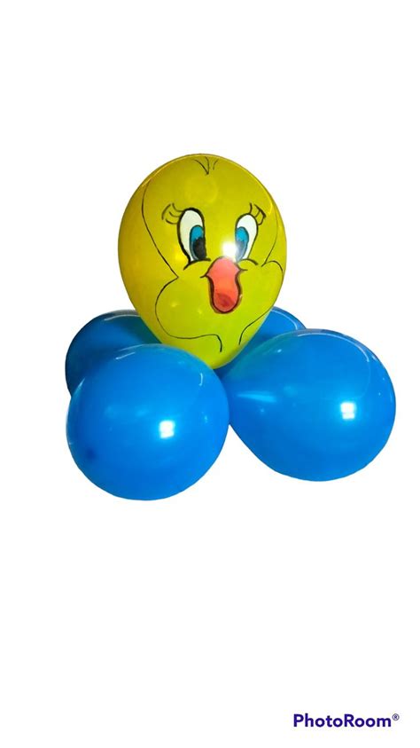 Tweety Bird Balloon Centerpiece Balloons Balloon Centerpieces Balloon Bouquet