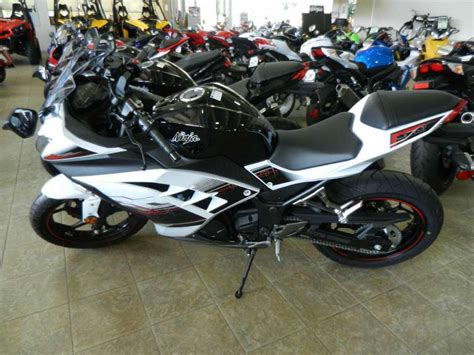 Brand new 2014 kawasaki ninja 300 in white! Buy 2014 Kawasaki Ninja 300 ABS SE Sportbike on 2040-motos