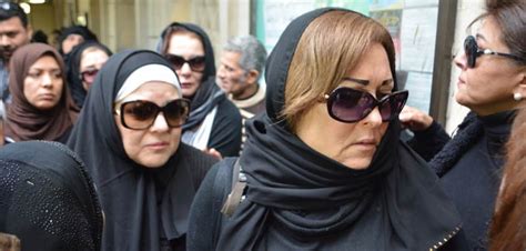 سمية الخشاب تثير الجدل بما كشفته بصراحة عن مقلب فيفي عبده. فنانون يشيعون ممدوح عبد العليم إلى مثواه الأخير | ألبوم ...