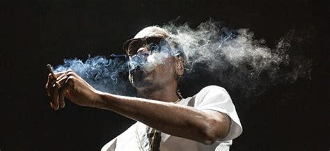 Snoop Doggs Blunt Roller Reveals Amount Of Weed He Smokes Per Day