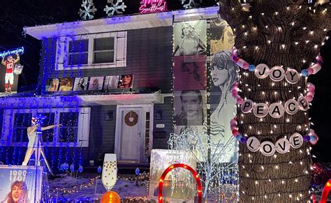 Illinois House Decked Out In Taylor Swift Holiday Display Nbc 7 San Diego