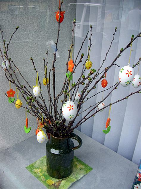 Tie the top together with string or rubber bands. How to Make a German Easter Tree | HubPages