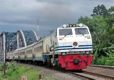 Mulai dari gambar pemandangan, unik, lucu yang bisa dijadikan wallpaper, dp, foto profil, status, dll. 31+ Gambar Kereta Api Keren - Gambar Terkeren HD