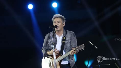 Check spelling or type a new query. Chord Gitar Lagu Mimpi Yang Sempurna - Peterpan, Kunci ...