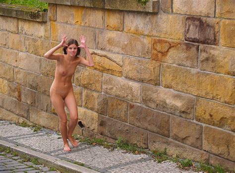 Naked Girl Acting Silly In Public Porn Photo SexiezPix Web Porn