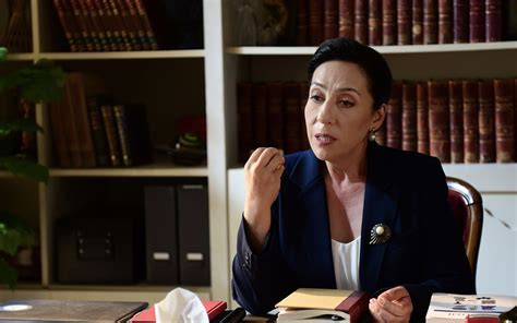 Tv8'in yeni sezona damga vuran kırmızı oda dizisinde 'meliha' karakterine hayat veren ünlü oyuncu evrim alasya, konuk olarak yer aldığı diziye veda ediyor. Kırmızı Oda Oyuncuları Haberleri
