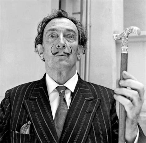 Salvador domènec felip jacint dalí i domènech, marqués de dalí de púbol. Exhumación tumba de Salvador Dalí
